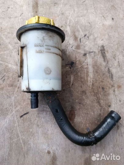 Бачок гур Ford Transit 6 yc153r700aa