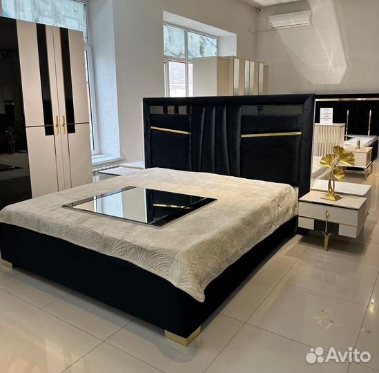 Спальный гарнитур