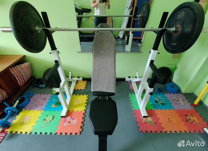 Стойки для жима штанги и приседаний со страховкой