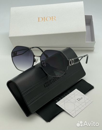 Солнцезащитные очки Dior 0001