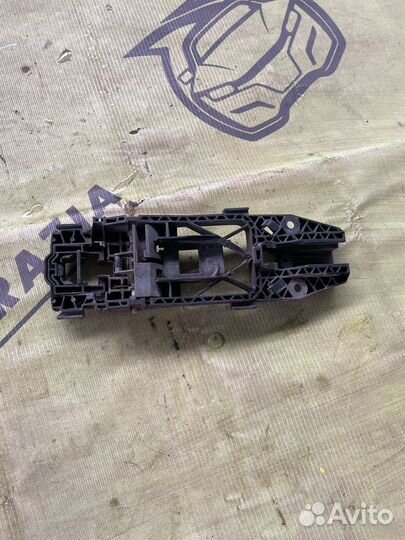 Кронштейн ручки двери Volkswagen polo