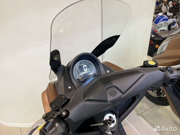 Макси-скутер Vento Max 200