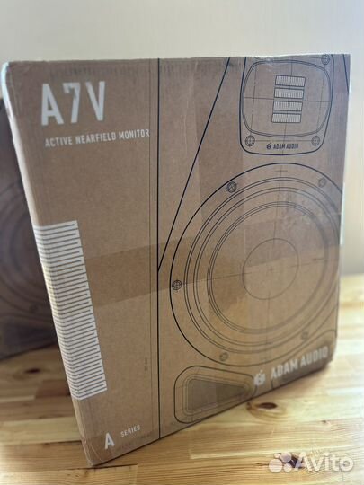 Пара adam Audio A7V