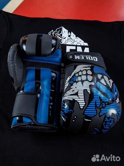 Боксерские перчатки golem