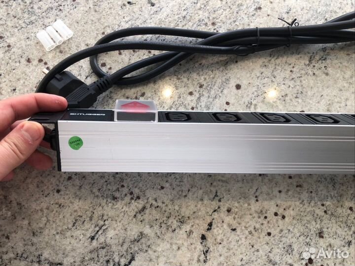 Блок силовых розеток в стойку 19’’, 16А, 8 розеток