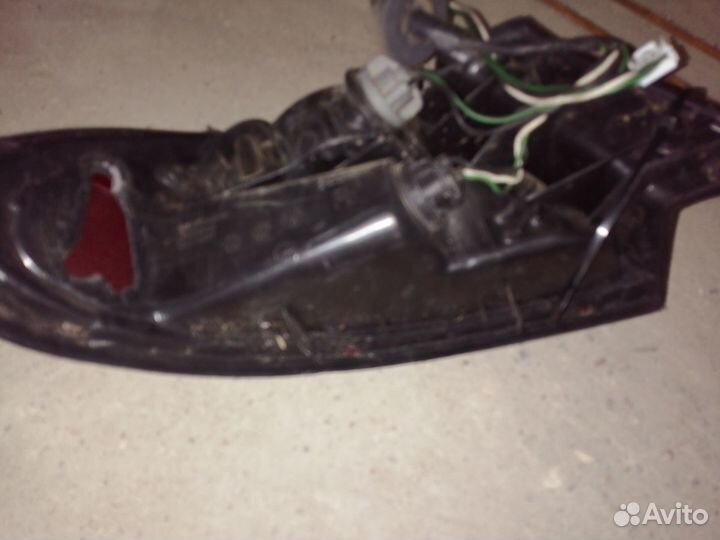 Фонарь задний правый Mazda 323 BA