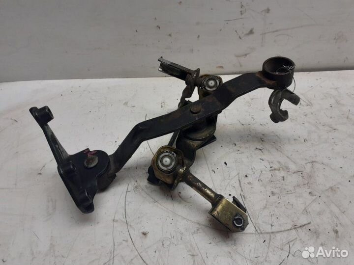 Механизм выбора передач Opel Vectra B 1995-1999