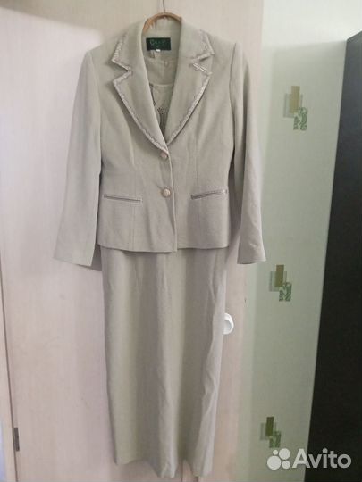 Костюм женский платье и пиджак 44-46 размер