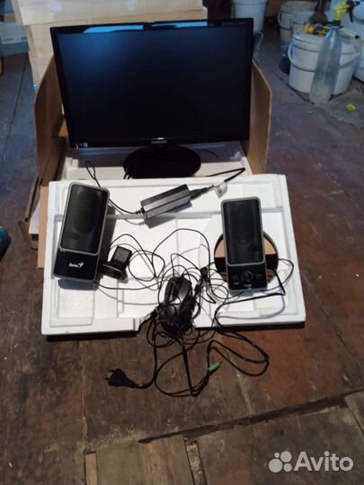 Монитор колонки мышка