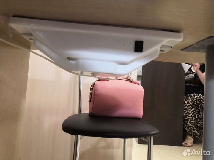 Вытяжка маникюрная врезная