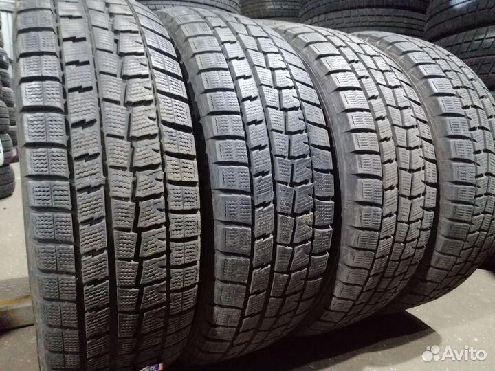 Dunlop Winter Maxx WM01 215/45 R17