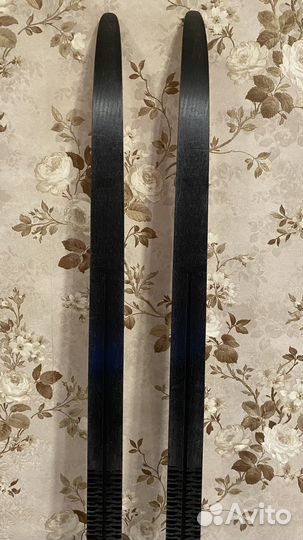 Лыжи с ботинками состояние новых