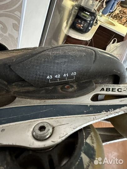 Роликовые коньки