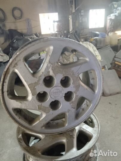 Продам литые диски Nissan
