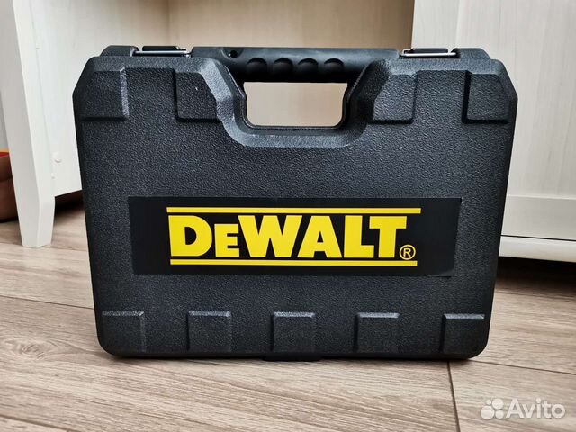 Перфоратор DeWalt 900 Вт