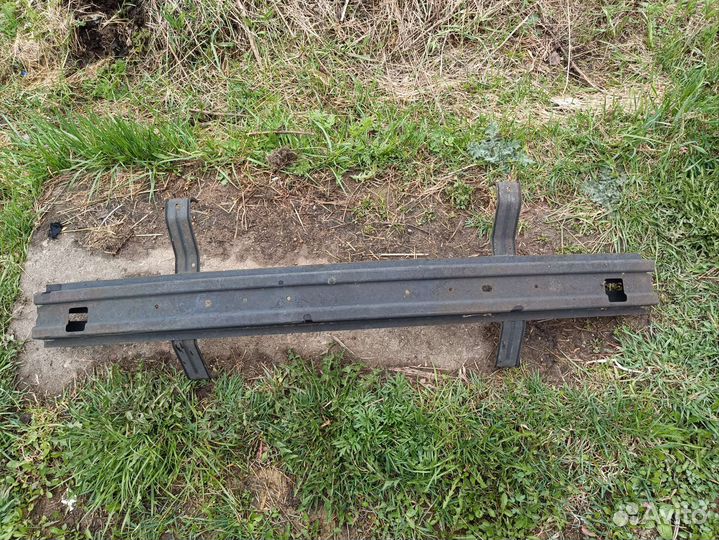 Задний усилитель бампера hyundai solaris 2016 г.в