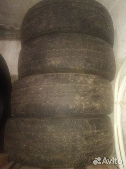 Pirelli Chrono 215/65 R15C 102T