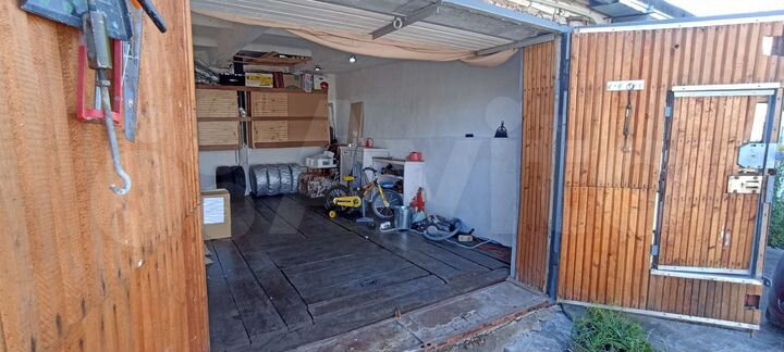 Гараж, > 30 м²