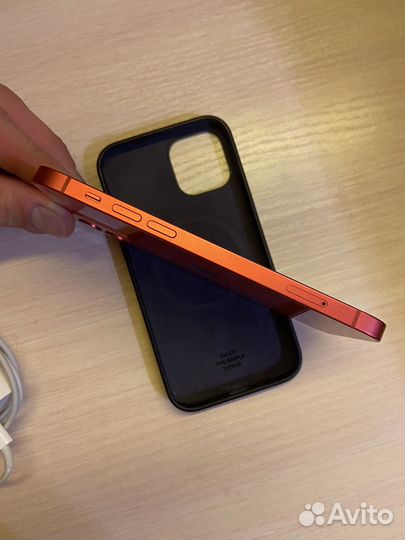 iPhone 12, 64 ГБ