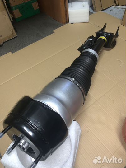 Пневмостойка передня правая Mercedes W166 X166