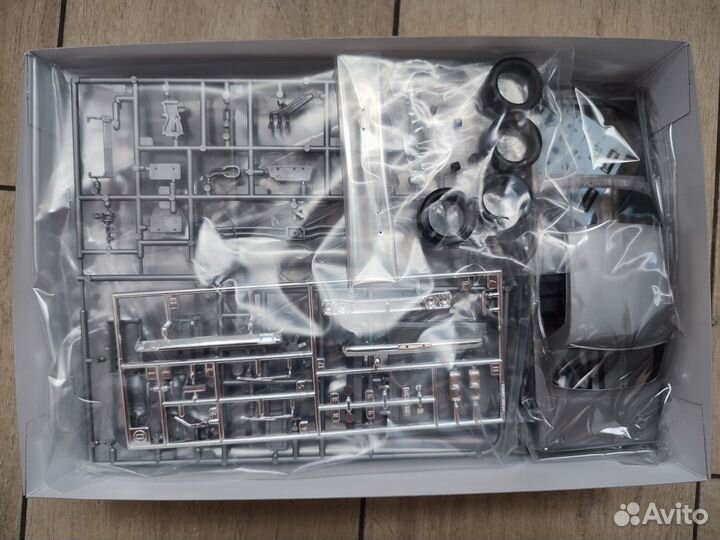 Tamiya 24194 1/24 Nissan Skyline 2000 GT-R