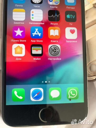 Телефон iPhone 6s