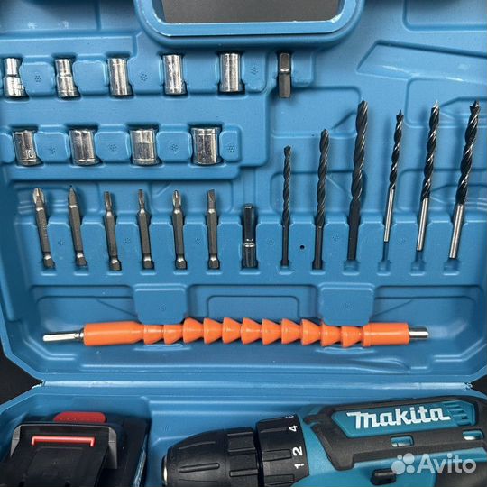 Шуруповерт Makita 26w с Набором оснастки