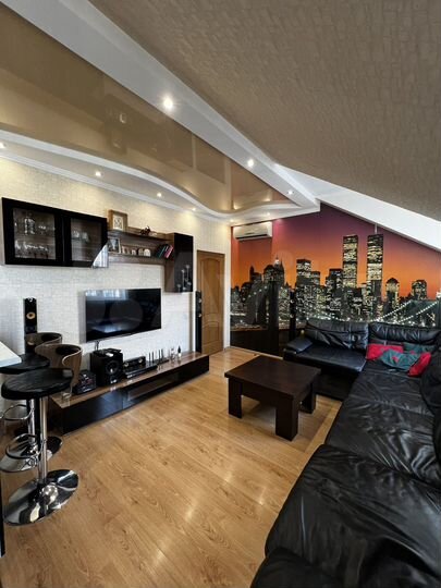 3-к. квартира, 100 м², 10/10 эт.