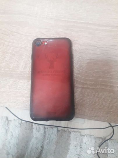 Телефон iPhone 7