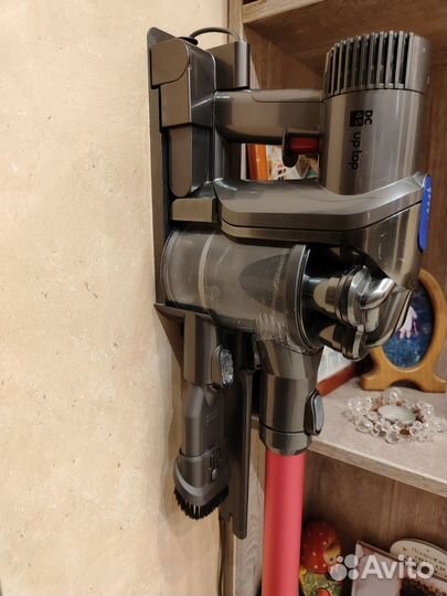 Вертикальный беспроводной пылесос dyson DC45 бу