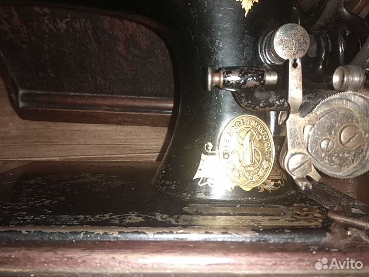 Швейная машина Singer