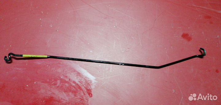 Упор капота Ford Focus 3 2013