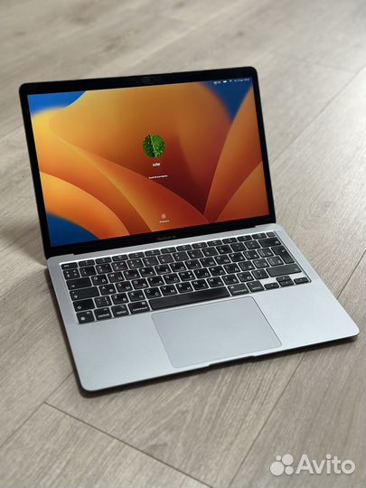 MacBook Air M1 8/256 GB