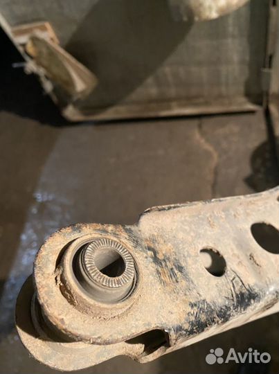 Рычаги задней подвески на Тойота Рав 4 30,40