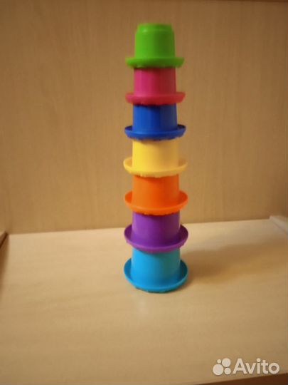 Пирамидка стаканчики