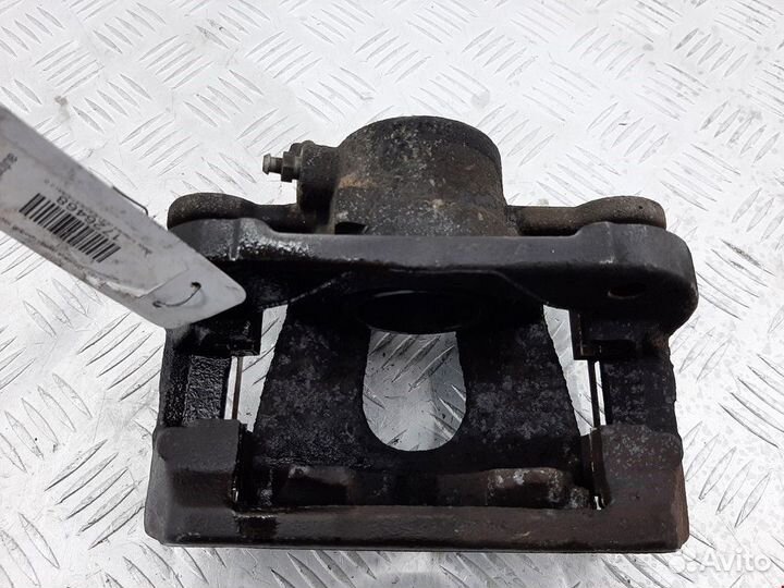 Суппорт передний правый BMW 1 34116774682