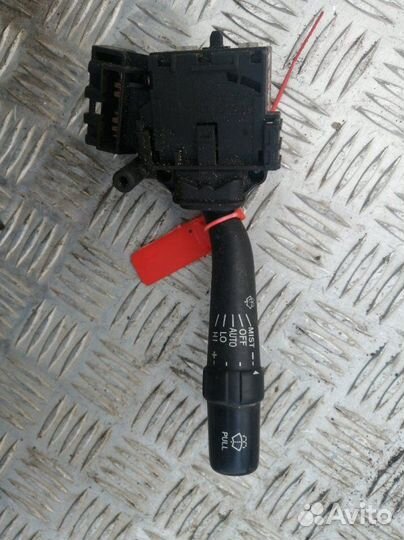 Переключатель подрулевой прав. Toyota Avensis