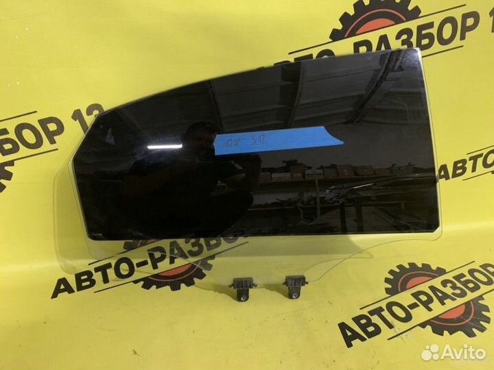 Стекло двери заднее правое Hyundai Solaris 2