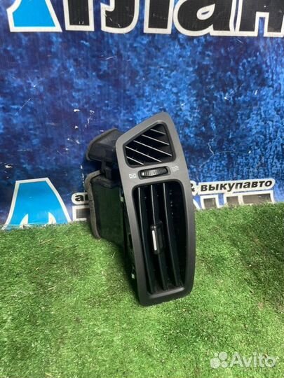 Дефлектор воздушный правый Kia Ceed ED универсал