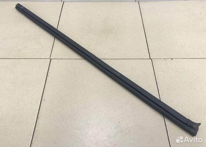 Накладка стекла заднего левого Sportage 2016