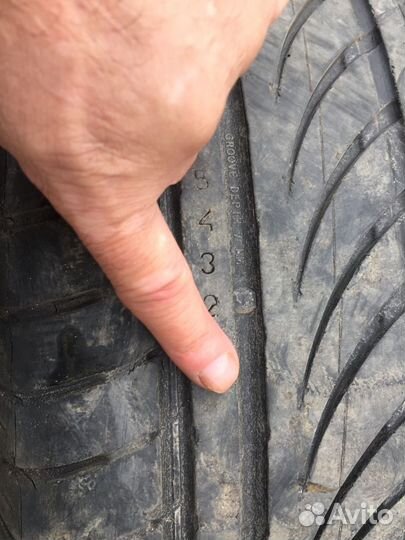 Nokian Tyres NRVi 255/50 R19