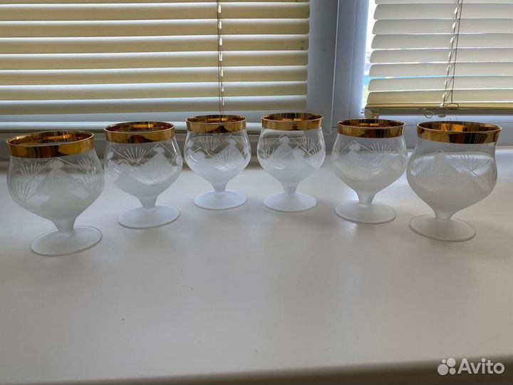 Набор рюмок и бокалов