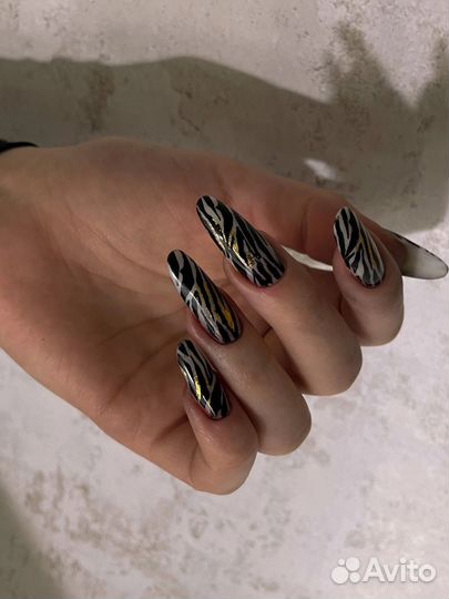 Модель на маникюр