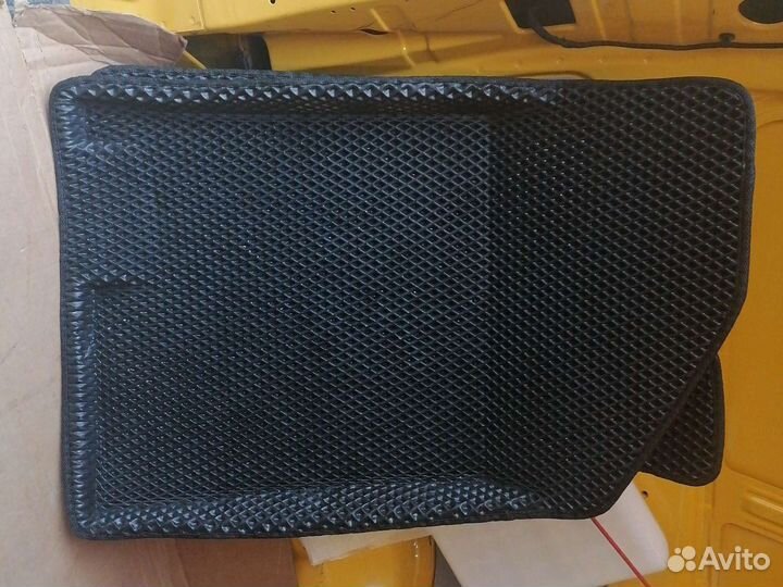 Автомобильные коврики 3d