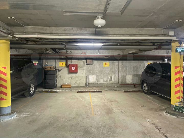 Машиноместо, 12 м²