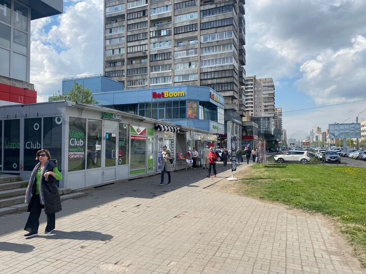 Павильон у метро на трафике под магазин 12.5 м²