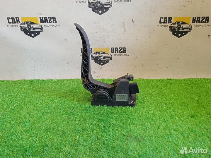 Педаль акселератора (газа) Mercedes-Benz Sprinter