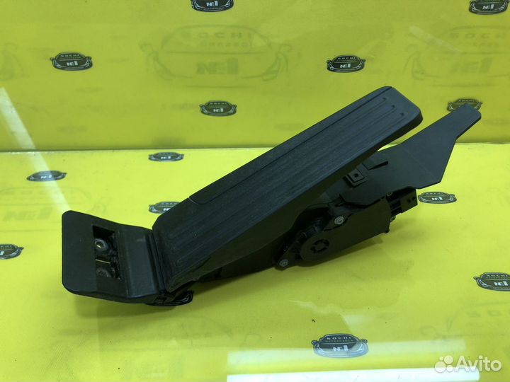 Педаль газа infiniti Q50 AWD V37