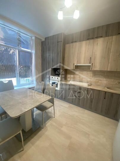 2-к. квартира, 65 м², 11/12 эт.