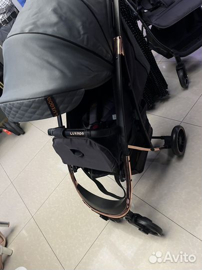 Детская легкая коляска